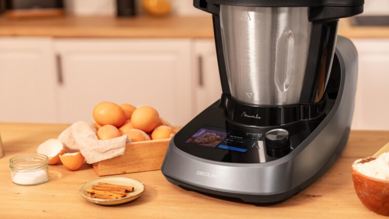 Mambo Touch Cecotec, robot da cucina multifunzione con display touch e accessori per impastare, cuocere e frullare